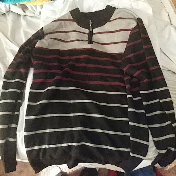 Loose Tread Mens Large Sweater Red Black Gray