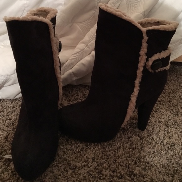 Black high heel booties - Picture 1 of 4