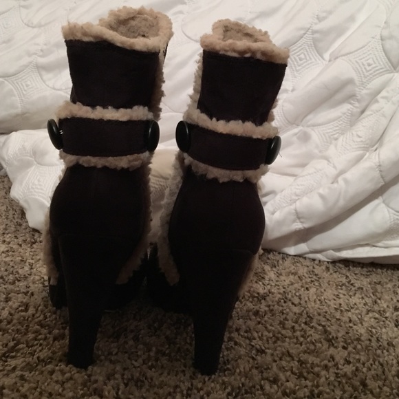 Black high heel booties - Picture 3 of 4