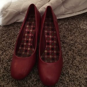 Red pumps