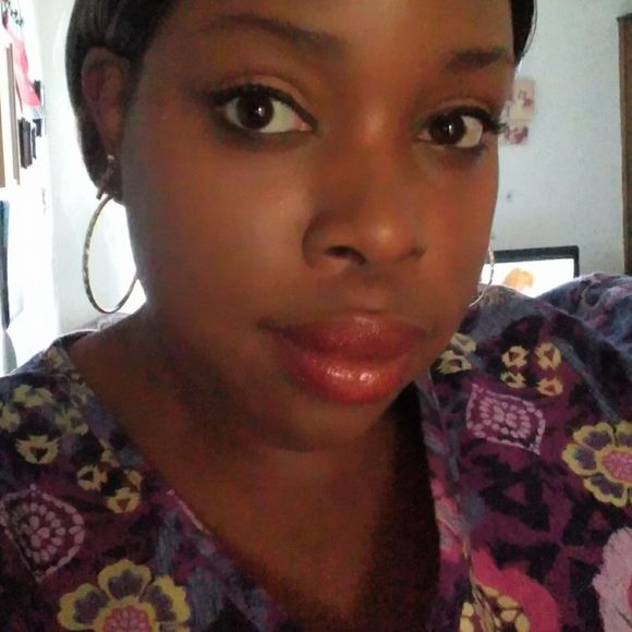 Meet your Posher, Tiara - Picture 1 of 1