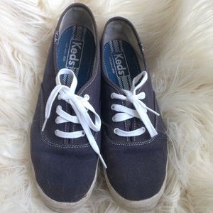 Navy Keds, sz 9.5, used with new laces