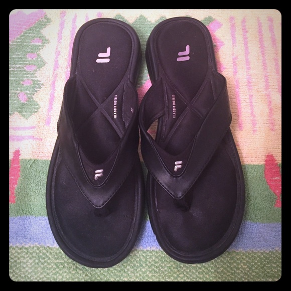 Woman's Fila flip flops