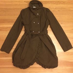 Army Green Trench Coat. Size Medium.