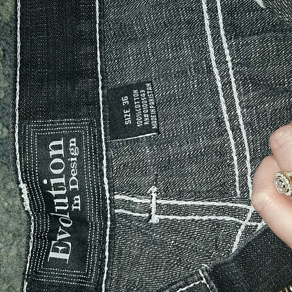 Men's Evolution In Design Shorts - Picture 3 of 4
