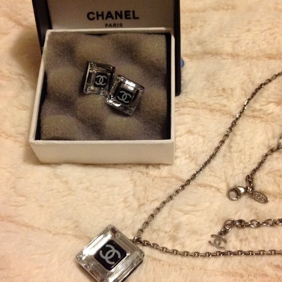 Chanel not for sale - Picture 2 of 2