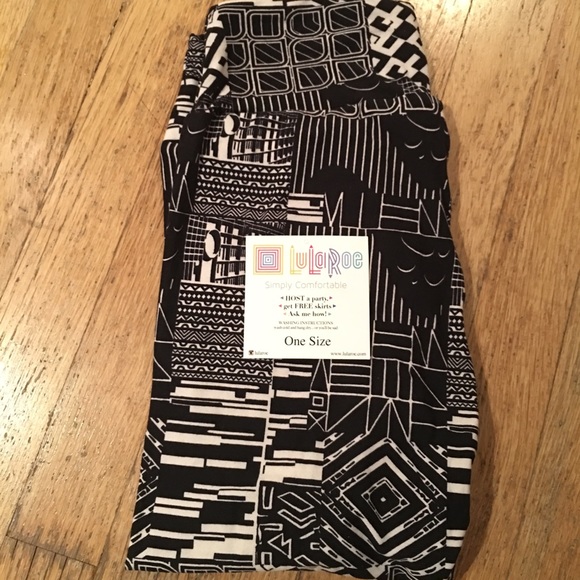 Net Lularoe leggings OS black and white shapes