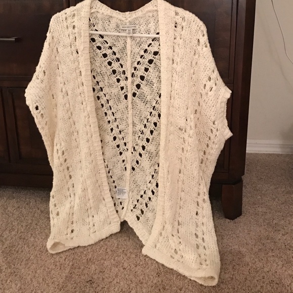 AE ivory crocheted short sleeve cardigan