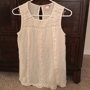 Mossimo ivory sleeveless shirt