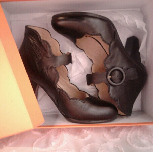 Miz Mooz Mary Jane shoes size 6