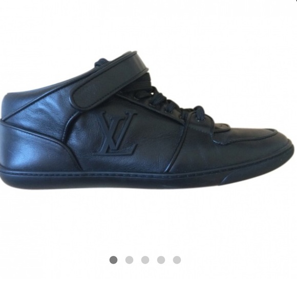 Authentic Louis Vuitton Acapulco Sneaker 37