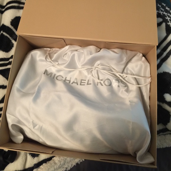 💥 Michael Kors Hamilton Traveler Bag 💥 - Picture 3 of 4