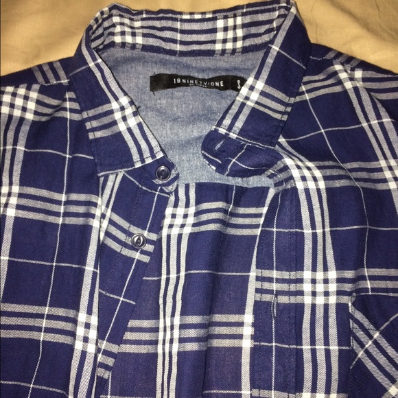 Button up - Picture 2 of 2
