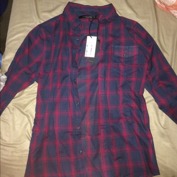 Long sleeve button up - Picture 2 of 2
