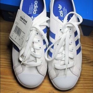 ADIDAS SAN REMOS SNEAKERS IN WHITE