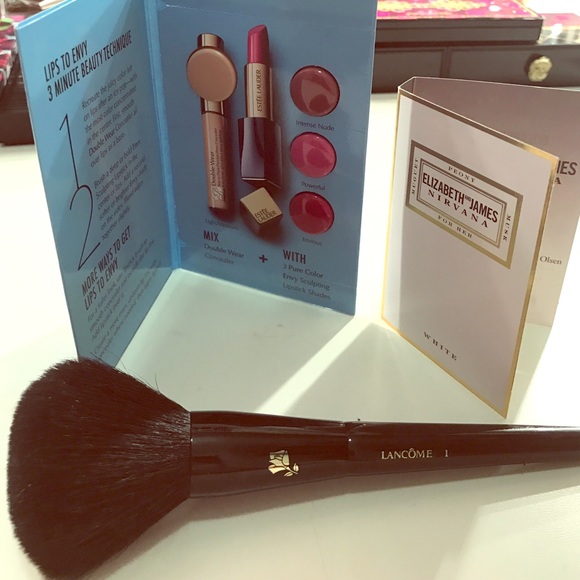 Lancôme powder brush