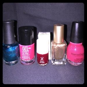 🌸 Set of 5 different polishes