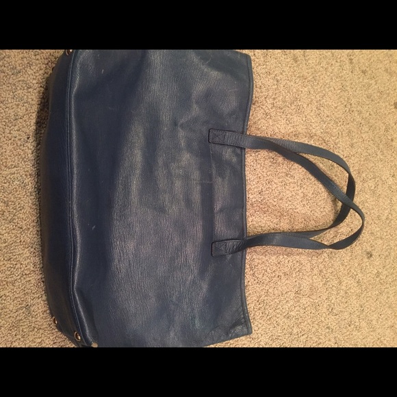 Handbag - Picture 2 of 3