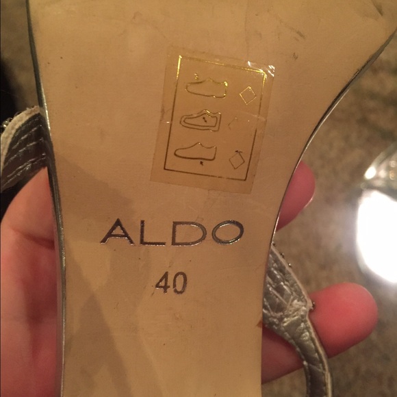 Heels - Picture 3 of 4