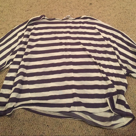 Top - Picture 2 of 3