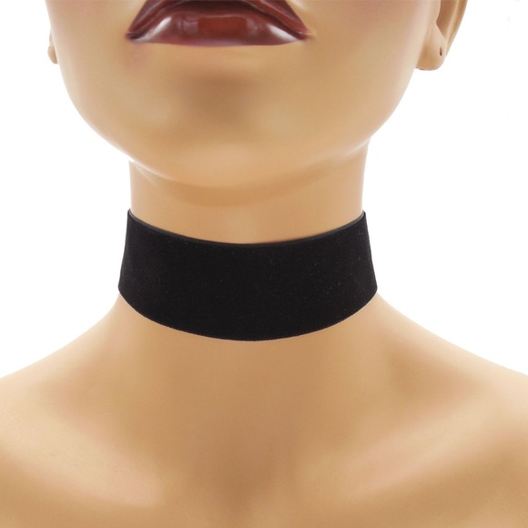 Thick Velvet Choker