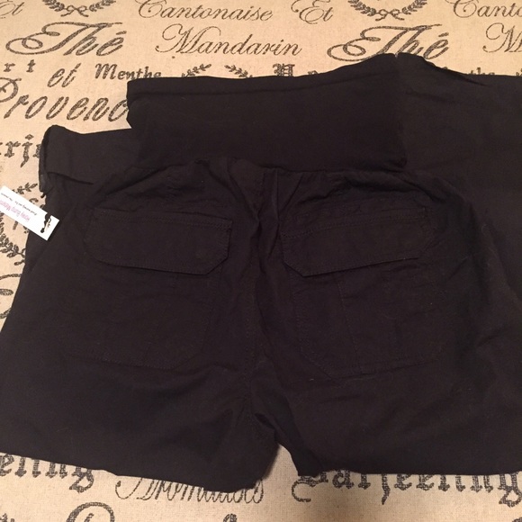 Motherhood Maternity Shorts - 🤰🏼CLEARANCE🤰🏼Adjustable maternity khakis small Motherhood Maternity Shorts - 🤰🏼CLEARANCE🤰🏼Adjustable maternity khakis small