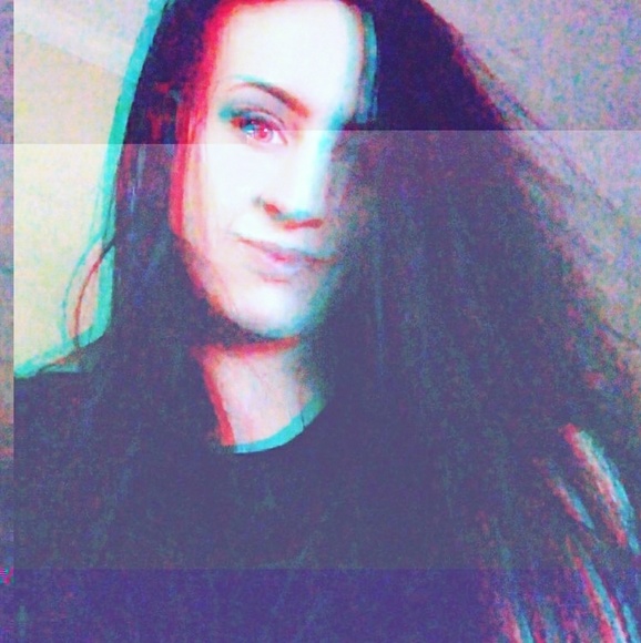 Meet your Posher, Brittany - Picture 4 of 4