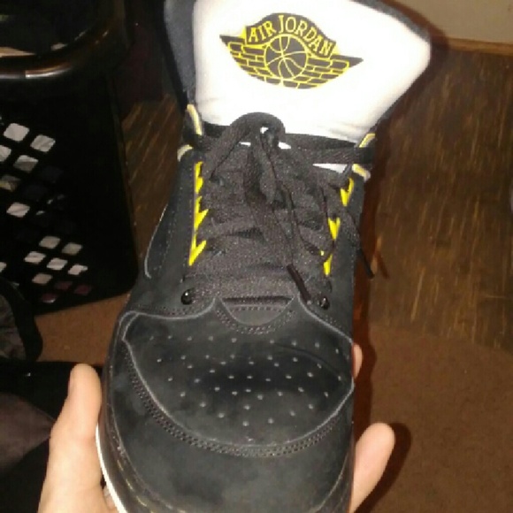 Jordan black/yellow size 12 - Picture 2 of 2