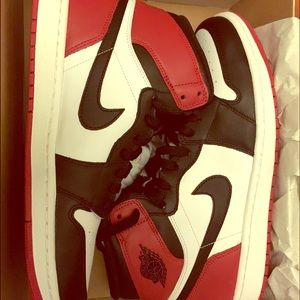 Air Jordan 1 Retro high OG "Black Toe"