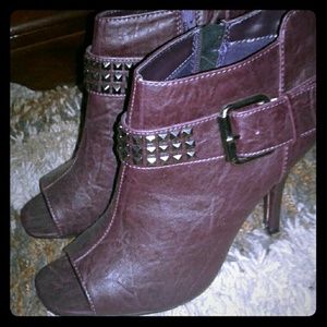 stilleto booties
