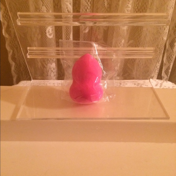 HOLIDAY SALE❗️MAKEUP Oblong Blending Sponge Pink❗️ - Picture 4 of 4