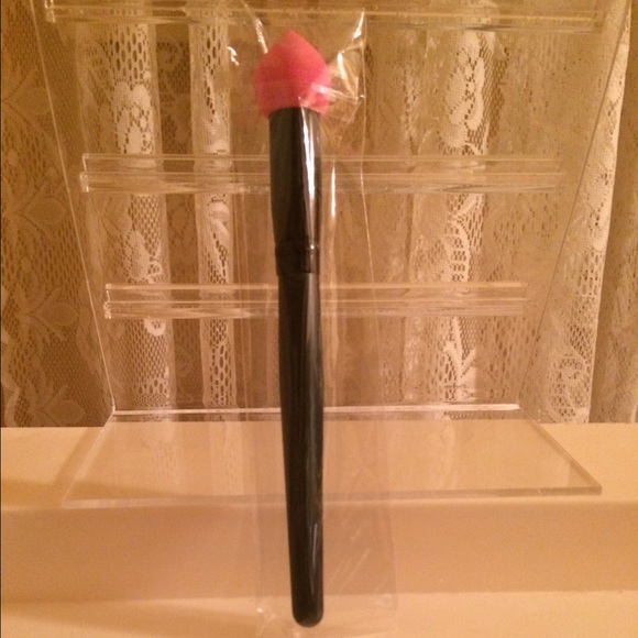 HOLIDAY SALE❗️MAKEUP Sponge Tip Applicator Pink❗️