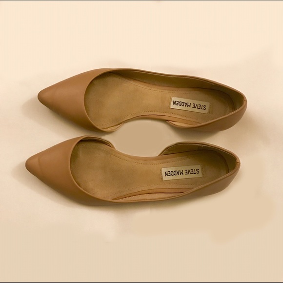 Steve Madden nude leather flats
