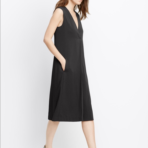 Vince Front Pleat V-Neck Dress M