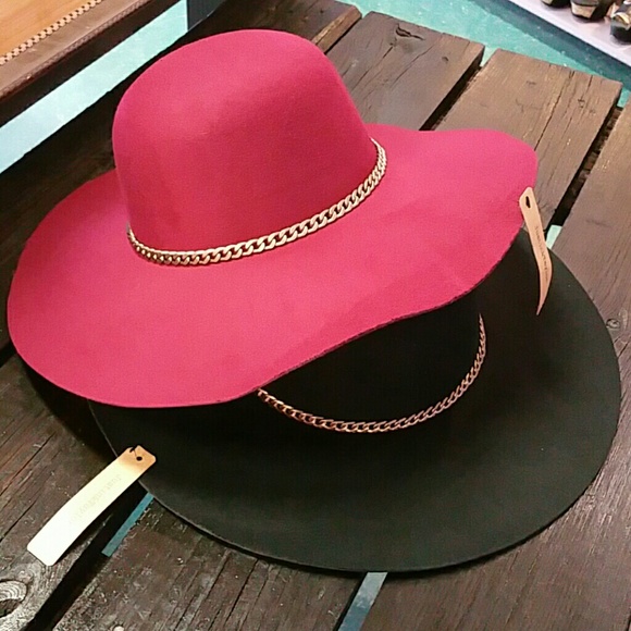 ❎SOLD❎Black Floppy Hat - Picture 4 of 4
