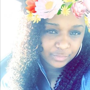 Meet your Posher, De'licia