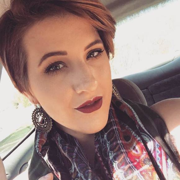 Meet your Posher, Hallie