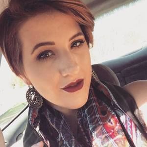 Meet your Posher, Hallie