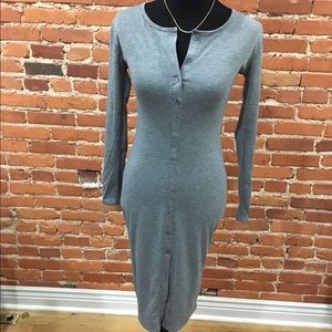 Gray midi long -sleeved button down dress