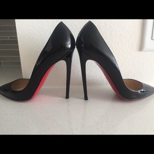 Christian Louboutin Paris. 'So Kate Pointy Toe'.