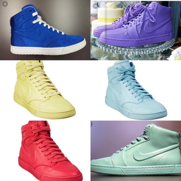 ISO ISO ISO!!!!! Not for sale!!!! NIKE ROYALTY