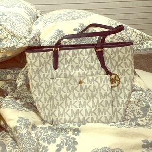 AUTHENTIC Michael Michael Kors handbag