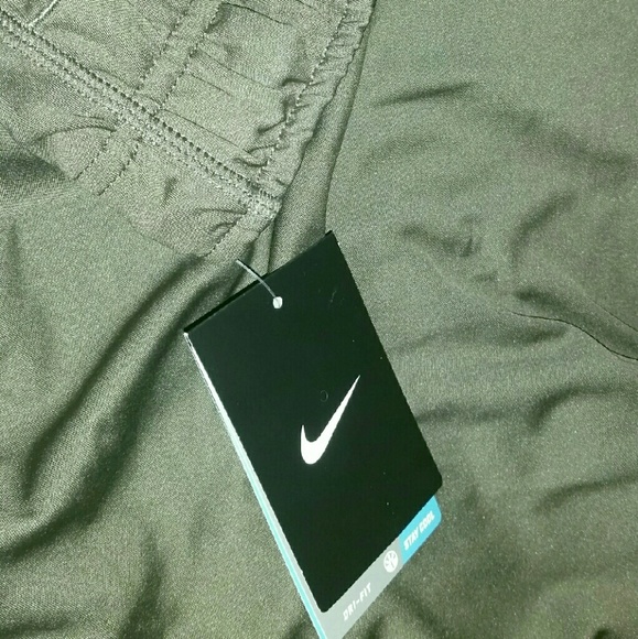 NWT Nike Dri-Fit Shorts Stay Cool Camo Swoosh - Picture 2 of 2