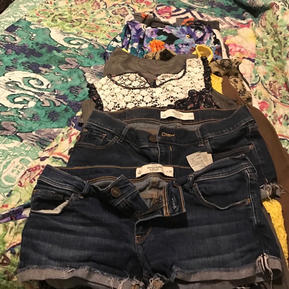 Bundle 9 dresses 👗 2 shorts