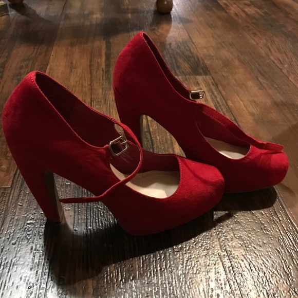 Missimo red suede heels
