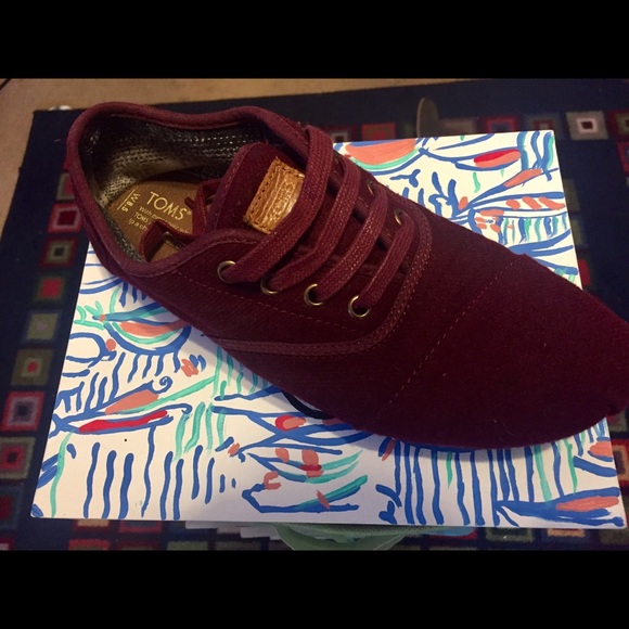 Burgundy Tom's