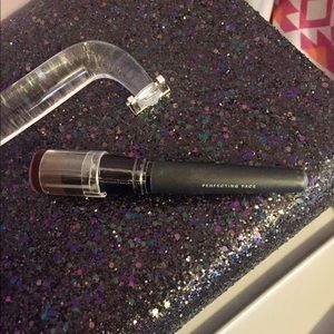 BareMinerals foundation brush