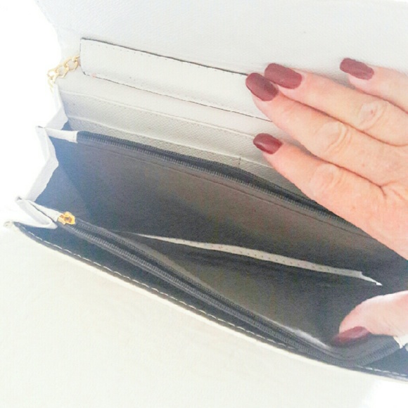 Purses - Picture 2 of 2