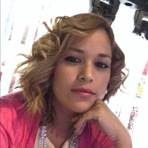 Meet your Posher, Vanessa