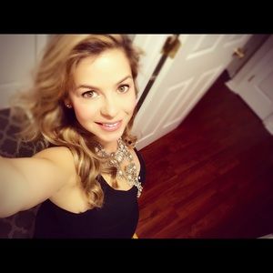 Meet your Posher, Izabella